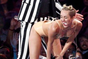 Miley-Cyrus-2224429